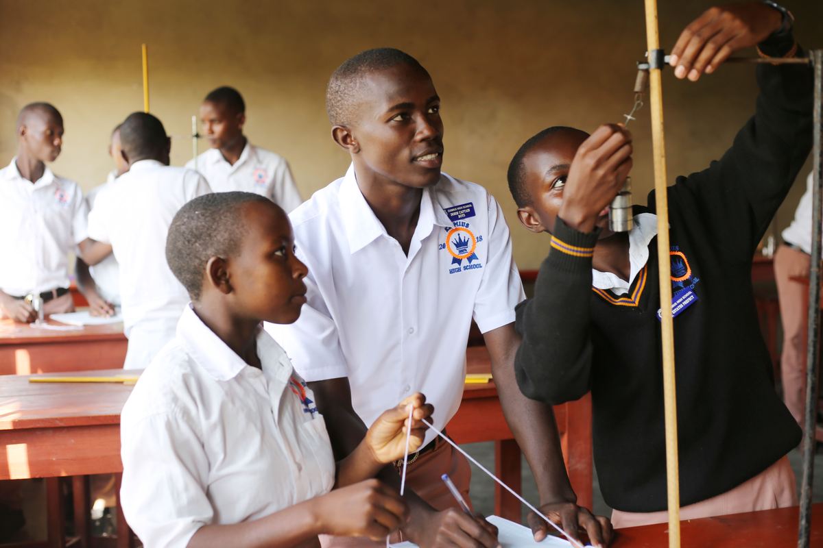 Students doing a physics practical